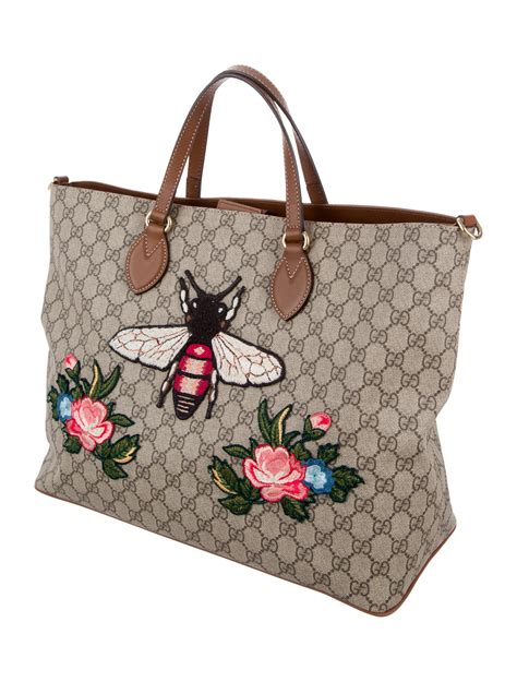 gucci supreme bee tote